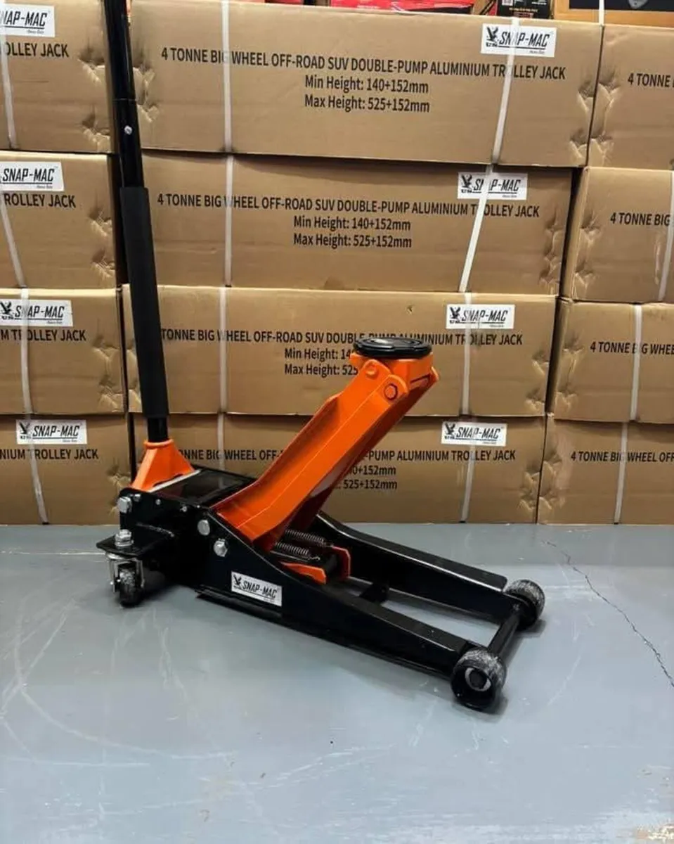 Heavy Duty 4 Ton Ultra Low Profile Trolley Jack - Image 3