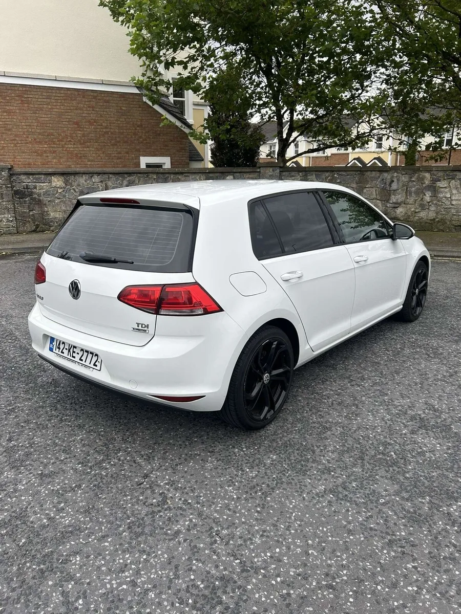Volkswagen Golf - Image 4