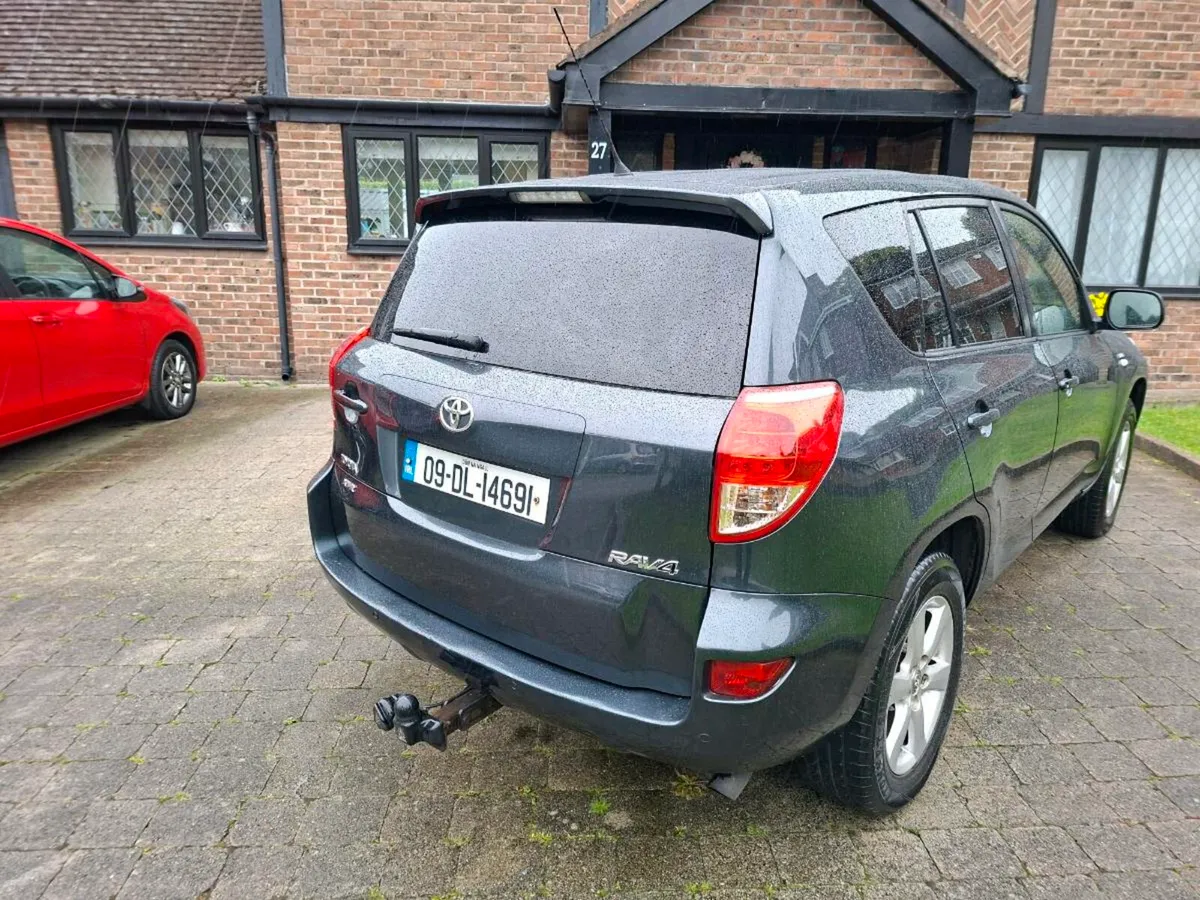 TOYOTA  RAV 4 D4D 4X4 2009 VERY CLEAN JEEP - Image 3