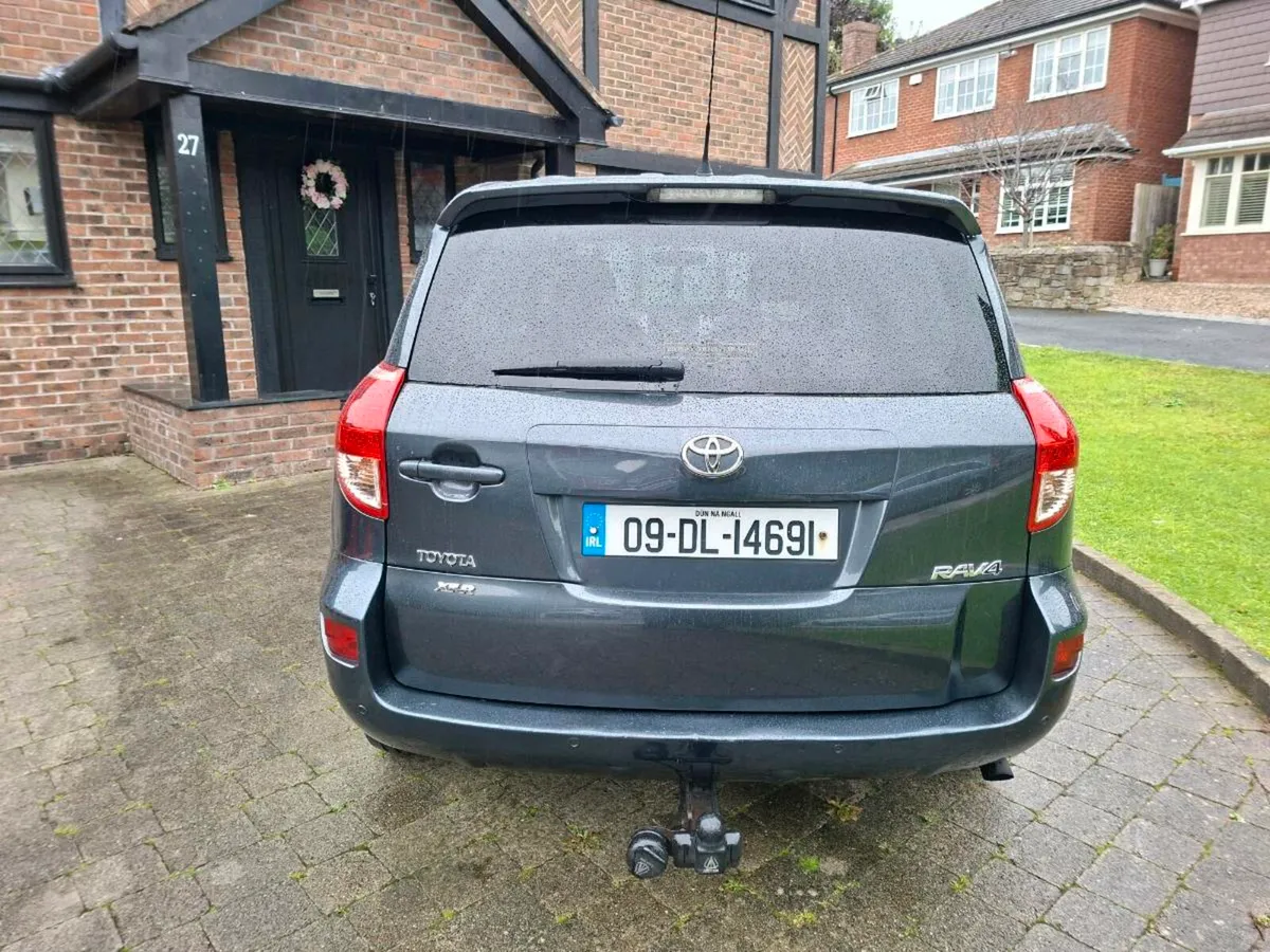 TOYOTA  RAV 4 D4D 4X4 2009 VERY CLEAN JEEP - Image 4