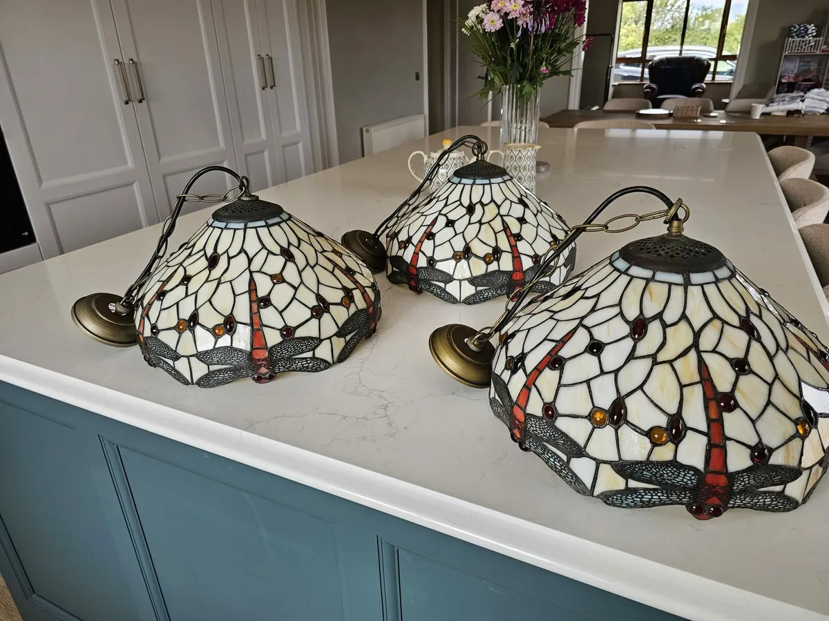 3 hanging Tiffany lights. €400 for all 3 - Image 1