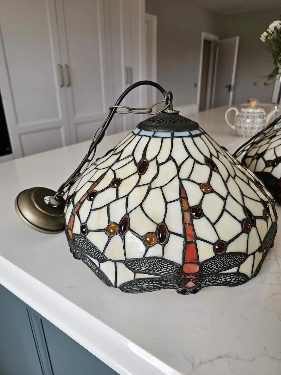 3 hanging Tiffany lights. €400 for all 3 - Image 2
