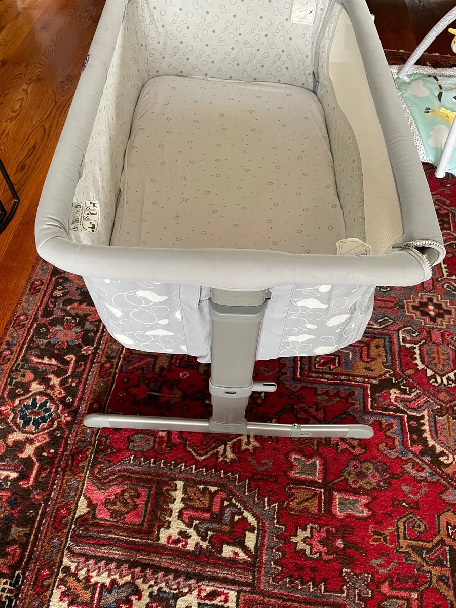 Chico bed side crib - Image 3
