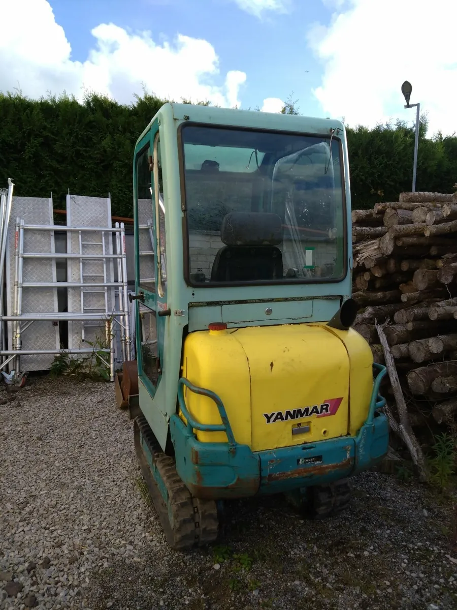 Yanmar b17 good condition for year - Image 2