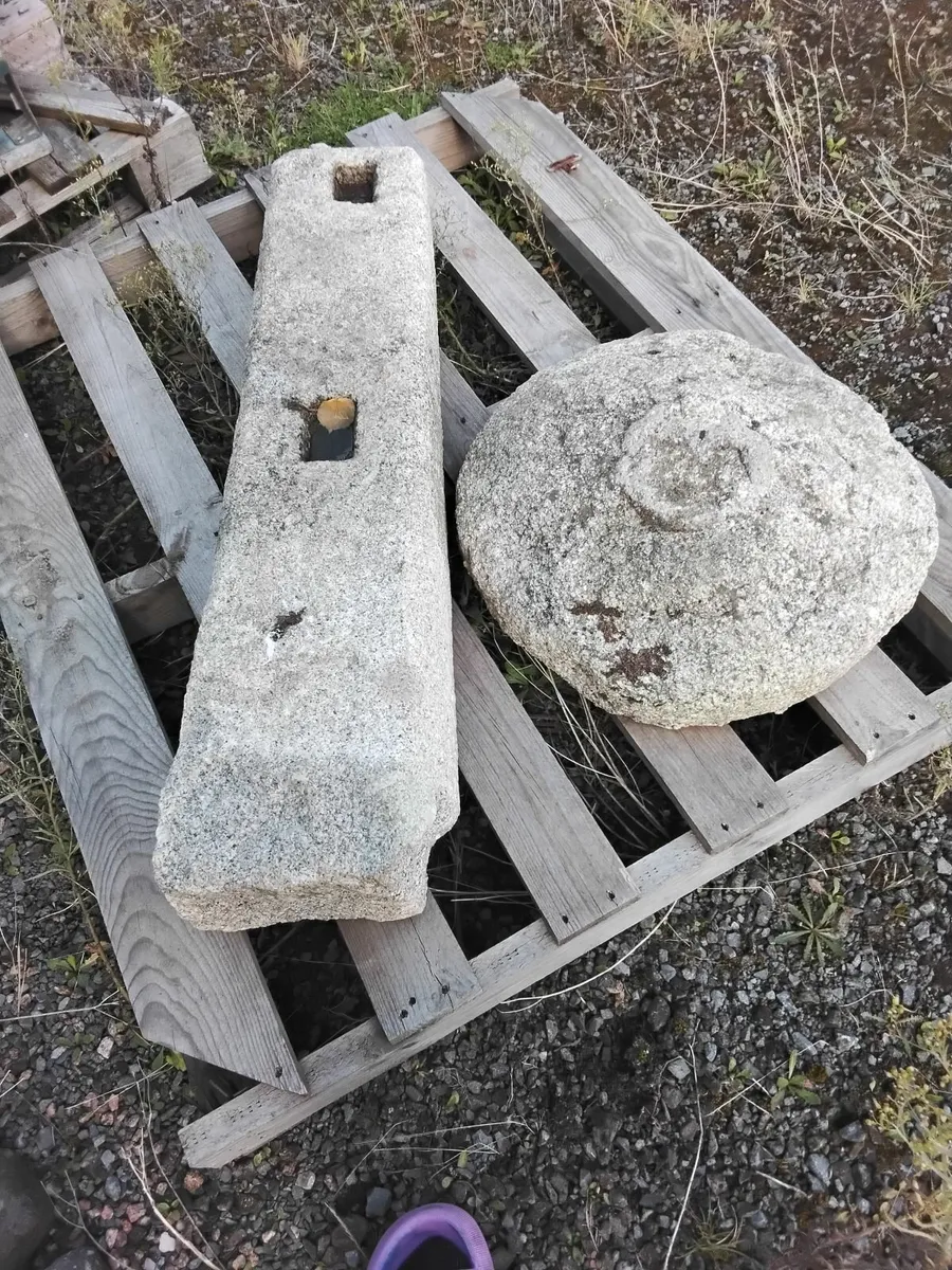 Staddle stone type  ornament for garden - Image 2