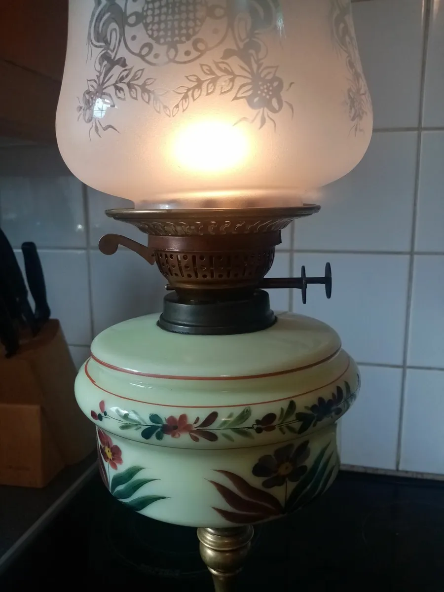 Old  oil Lamp - Image 4