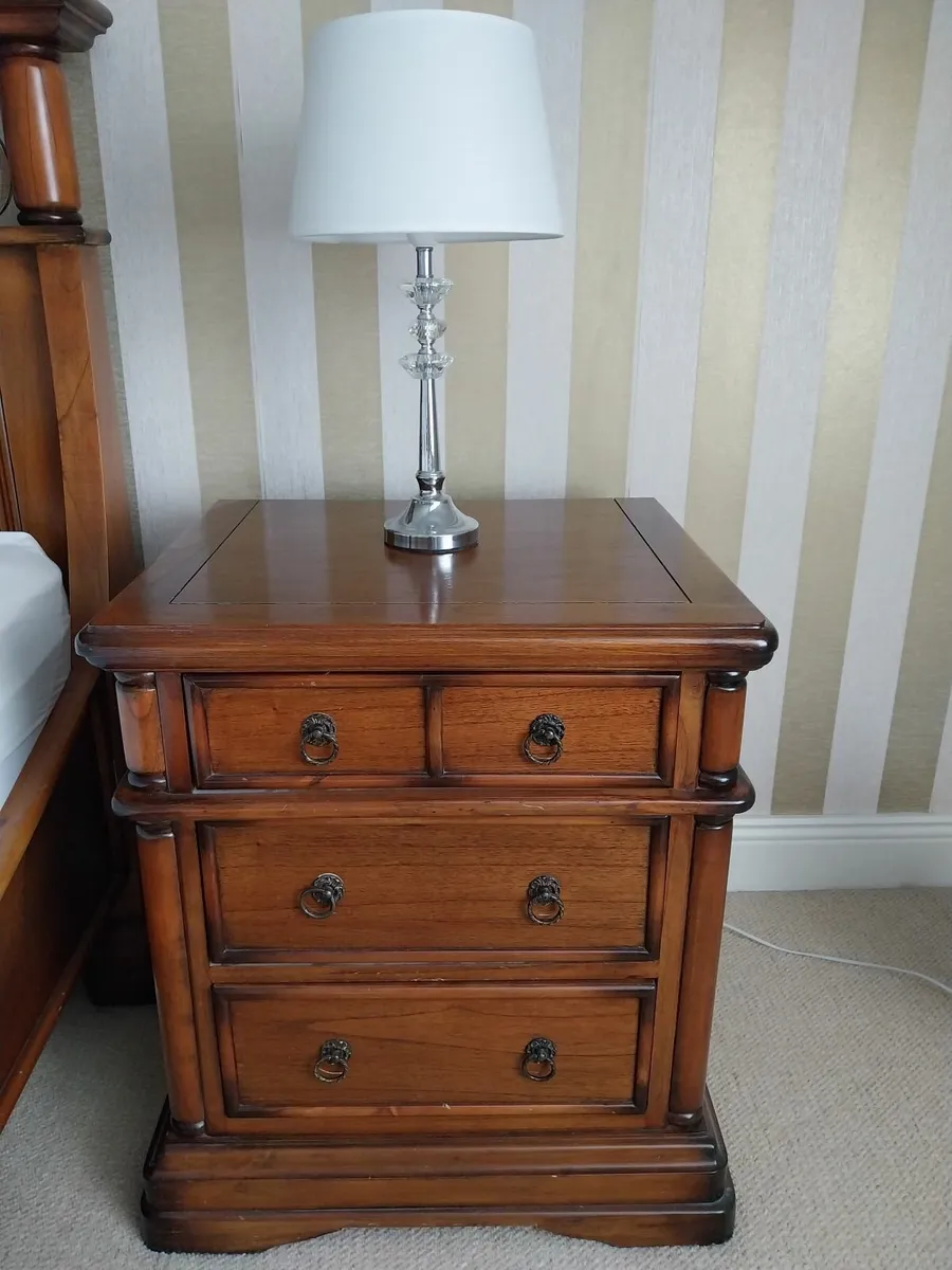 King Mahogany bed - Image 2