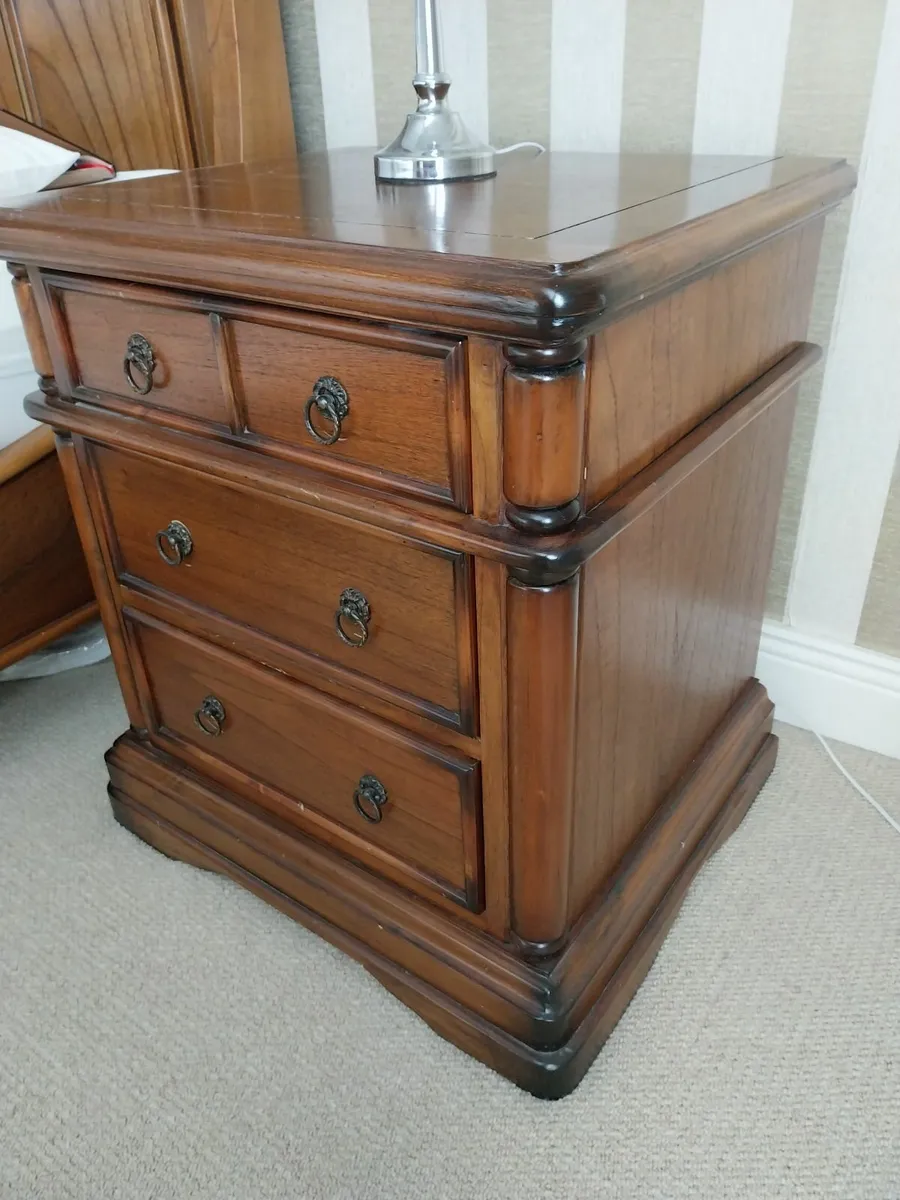 King Mahogany bed - Image 3