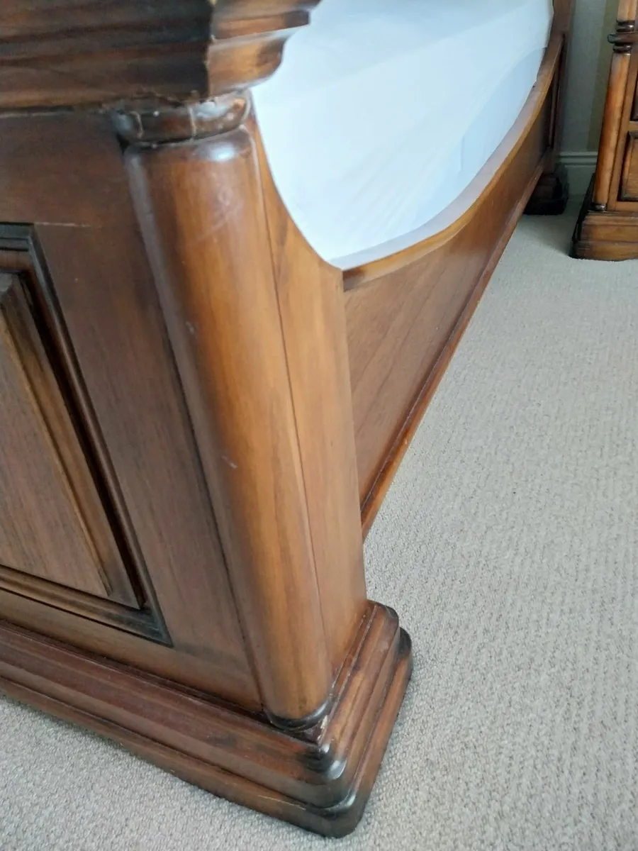 King Mahogany bed - Image 4
