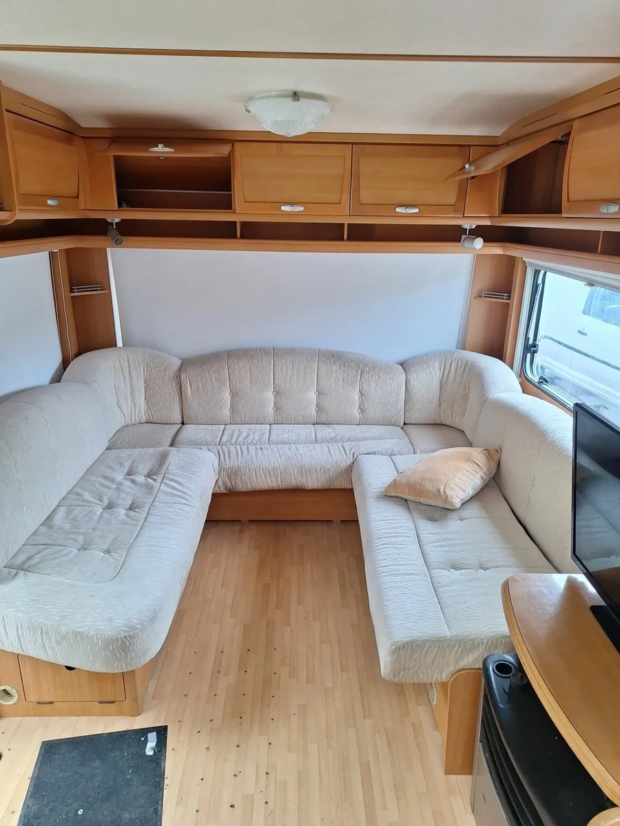 Caravan - Image 1