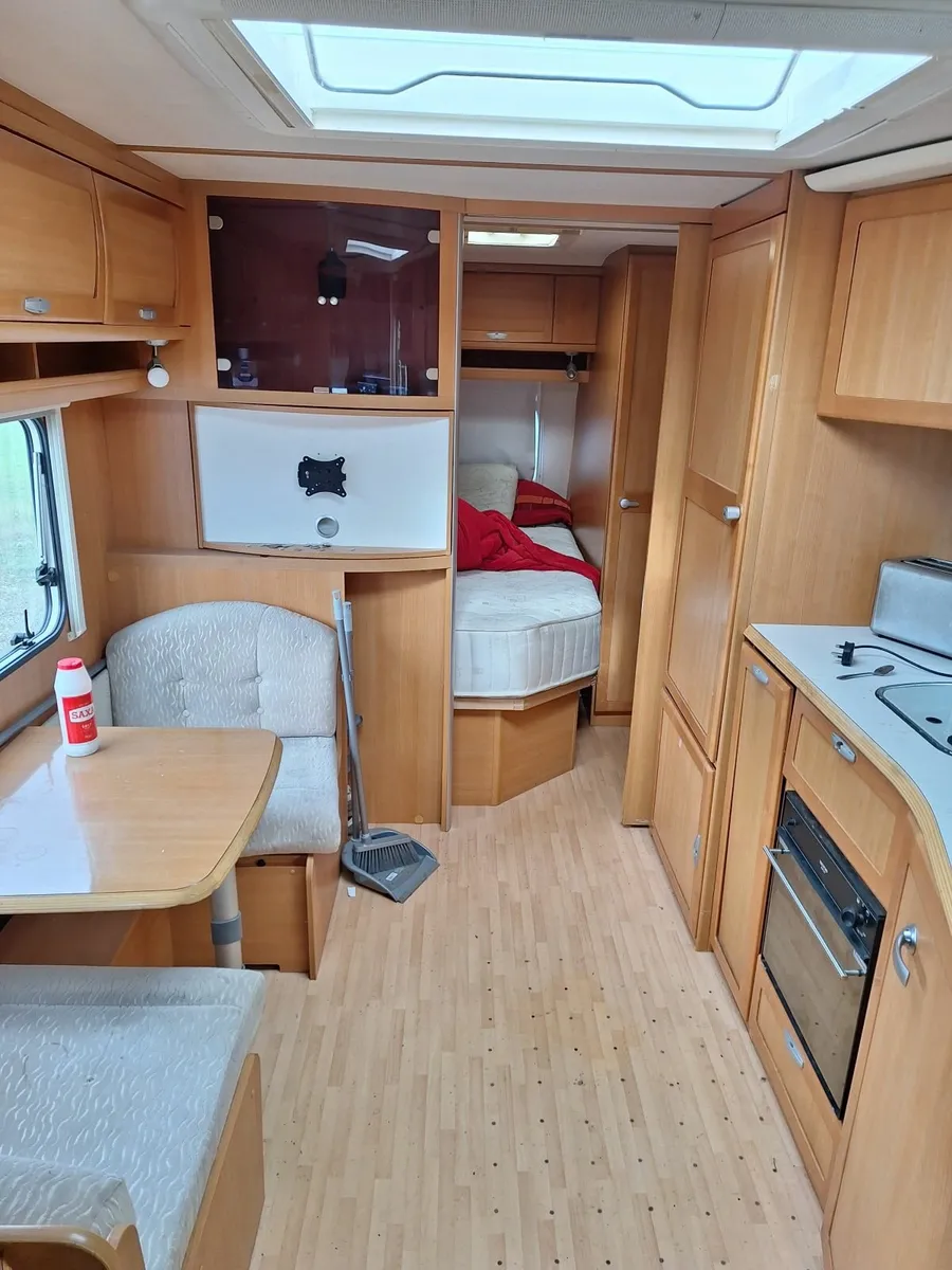 Caravan - Image 2