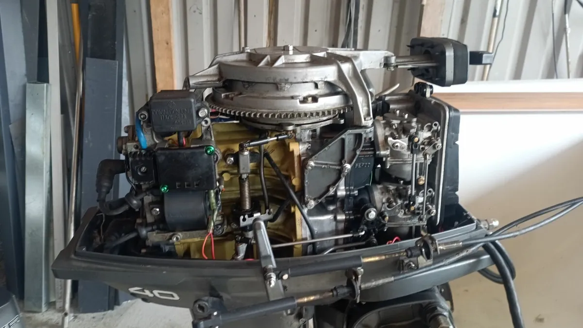 Speed boat / trailer / 40hp 2 stroke - Image 2