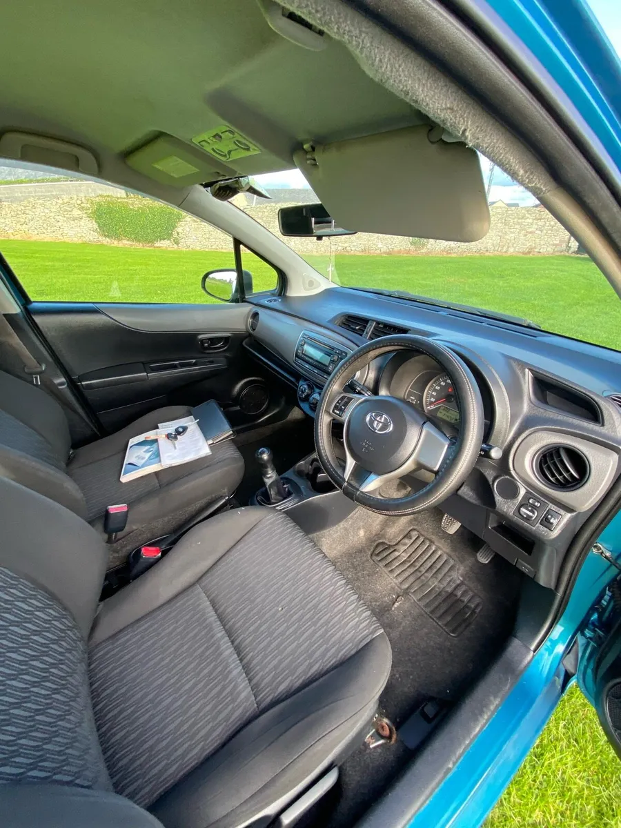 2012 Toyota Yaris 1lt - Image 2