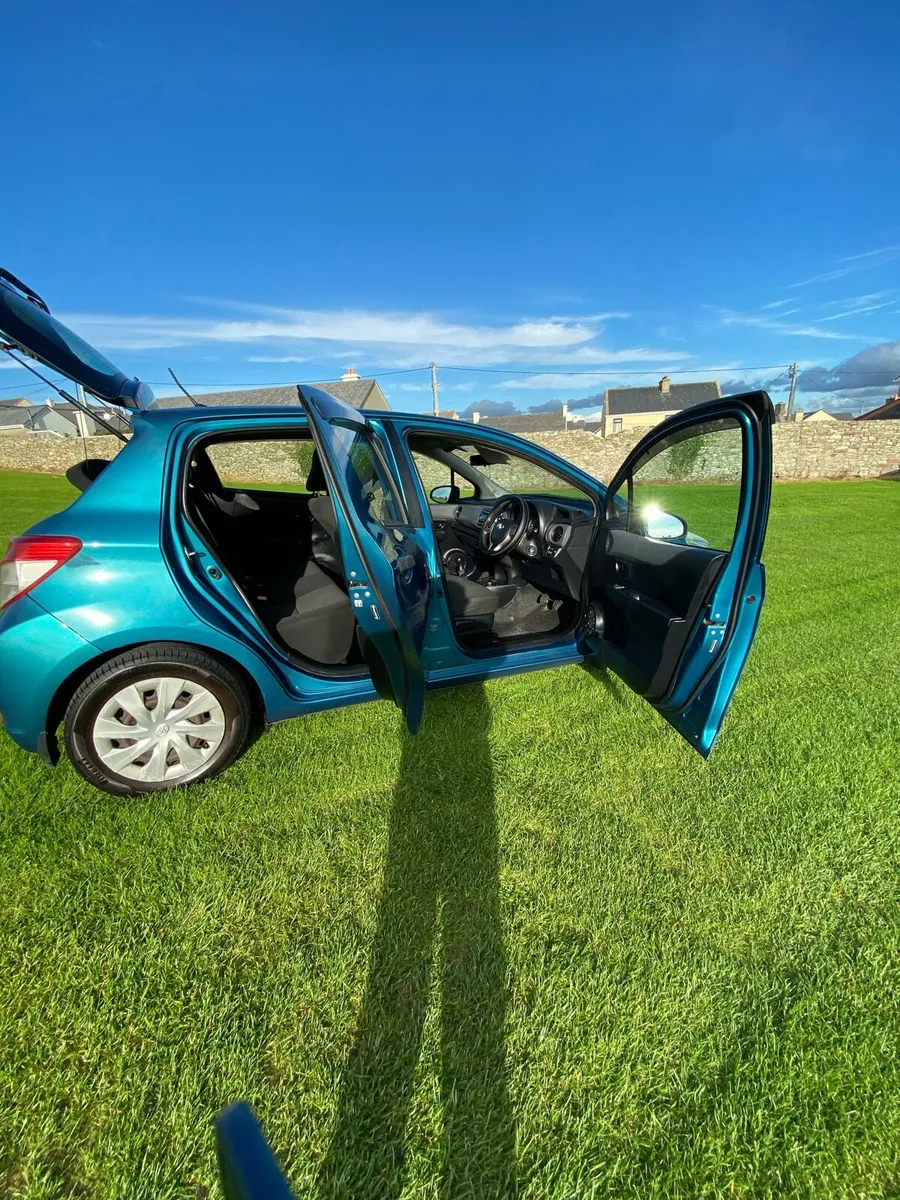 2012 Toyota Yaris 1lt - Image 4