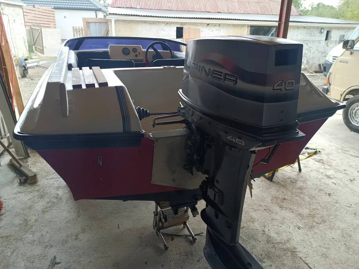Speed boat / trailer / 40hp 2 stroke - Image 1