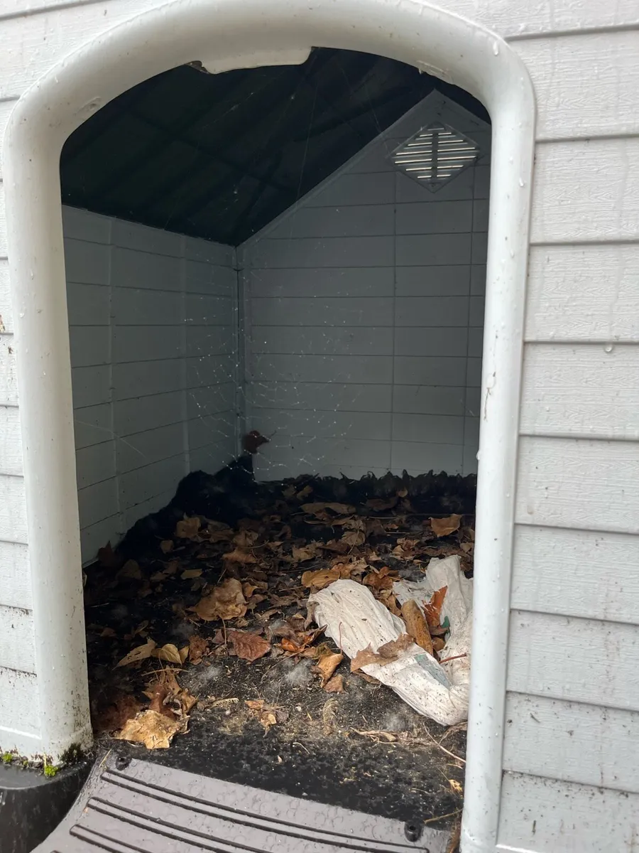 Dog house/kennel - Image 1