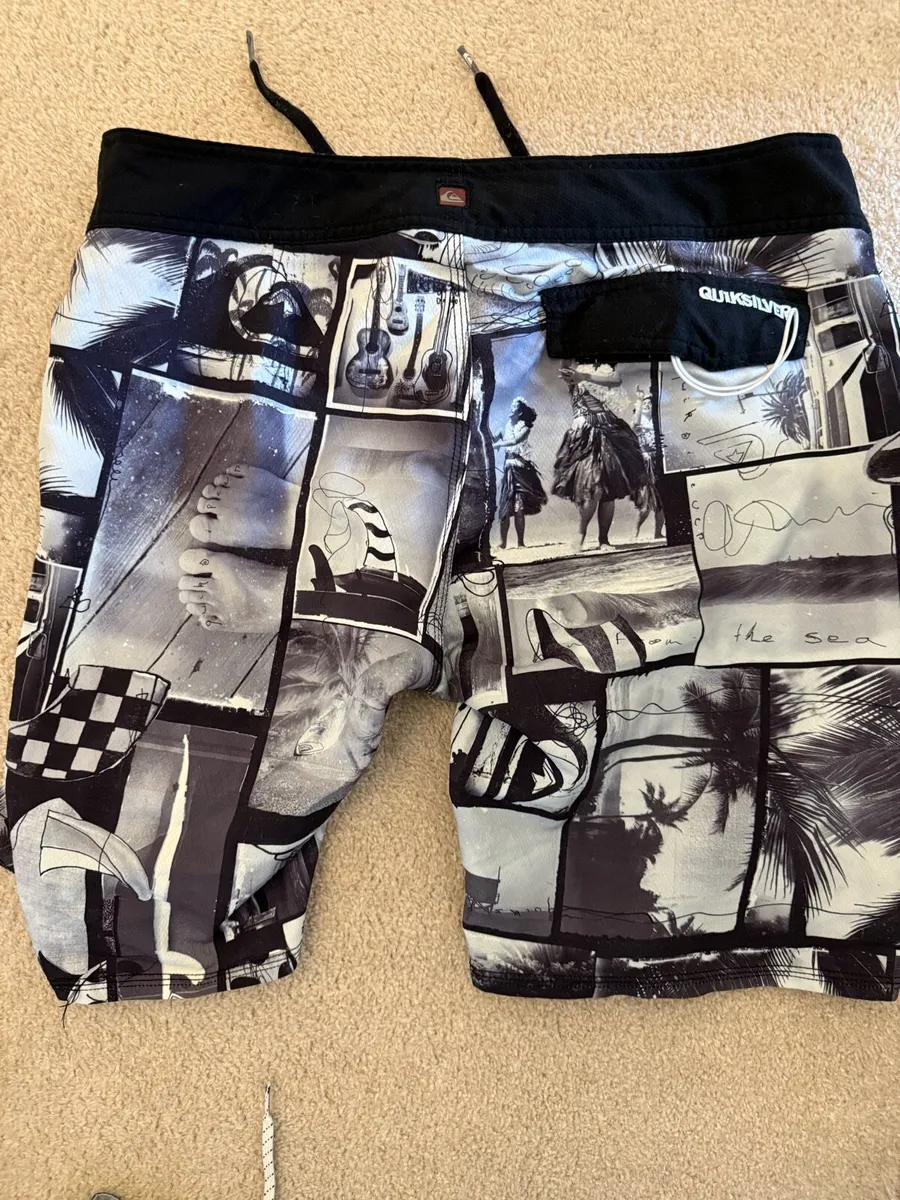 Men’s Medium Quiksilver Board Shorts - Image 3
