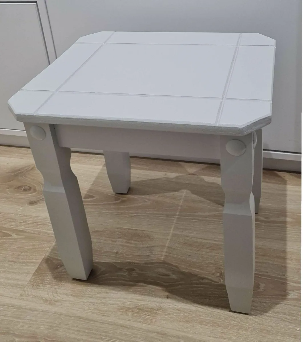 Side table/ bedside table/ plant table. - Image 1