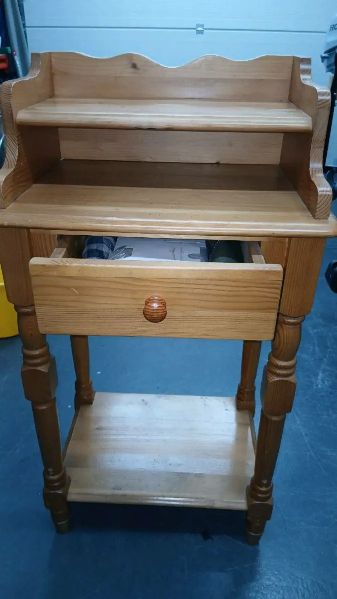 Heavy duty pine table - Image 4