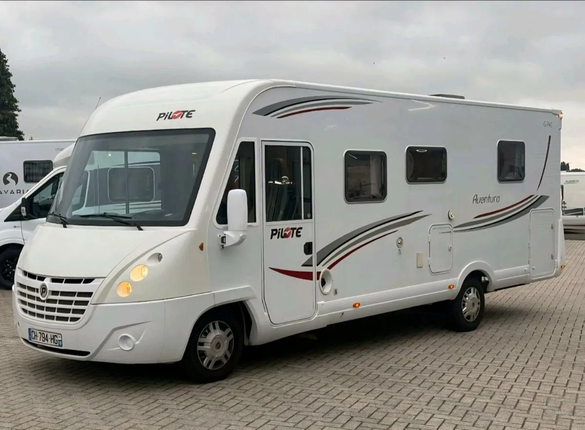 2012 PILOTE G740 AVENTURA ISLAND BED ONLY 85K KMS - Image 1