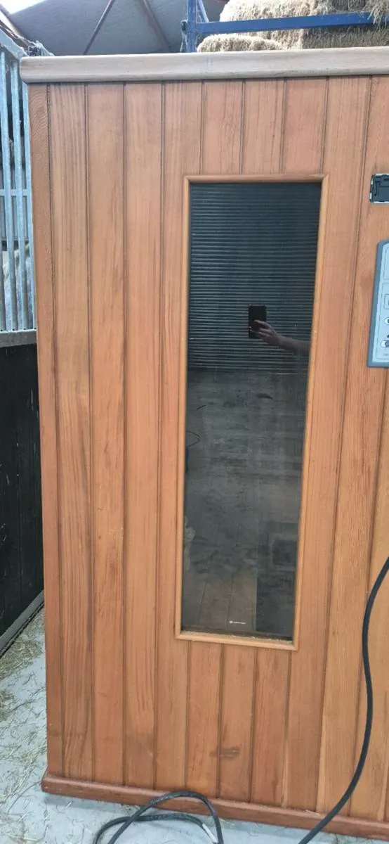 Infrared corner Sauna - Image 1