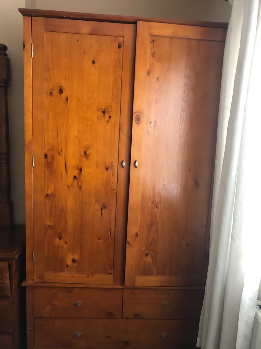 Bedroom furniture - Image 2