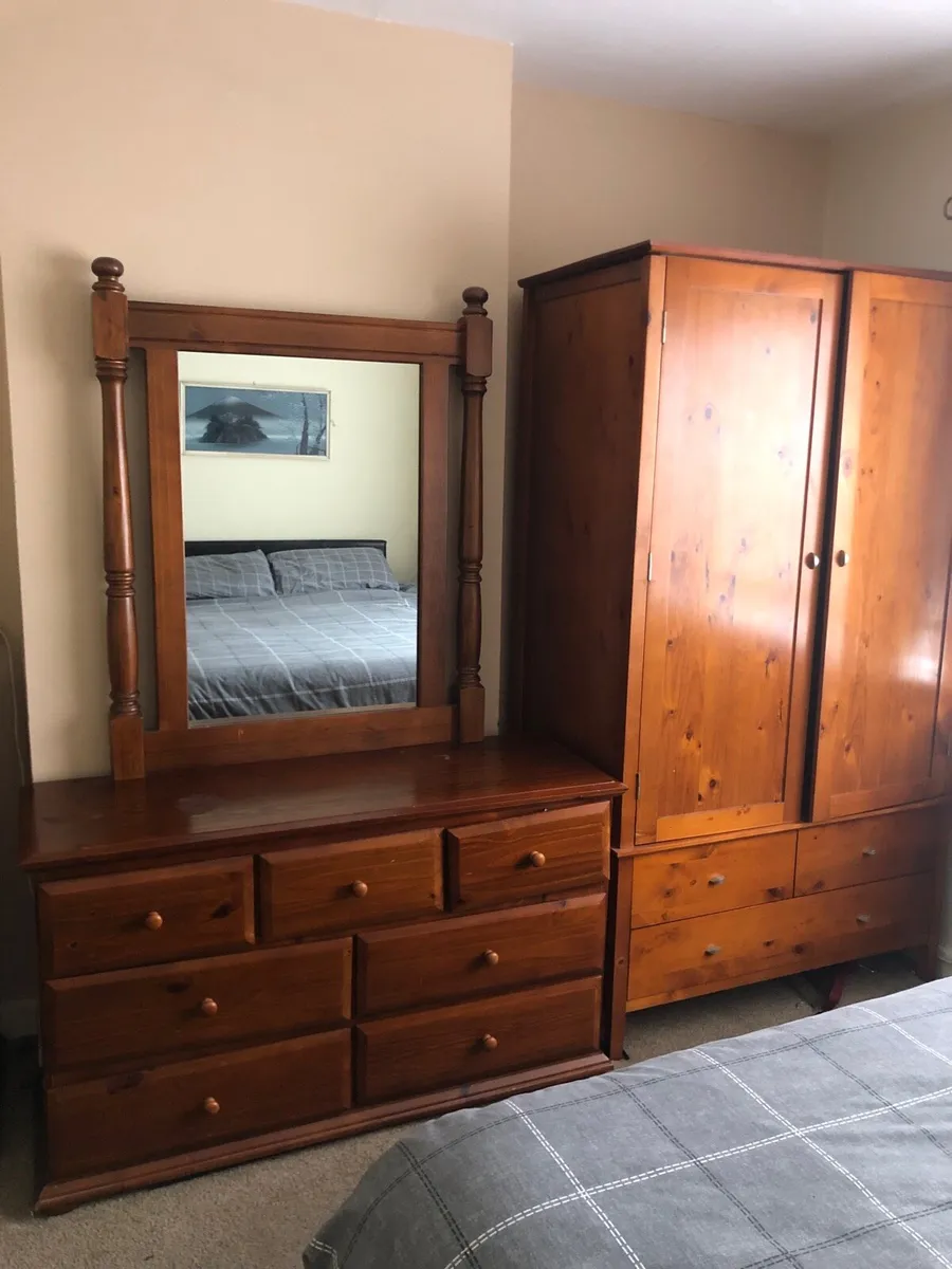 Bedroom furniture - Image 3