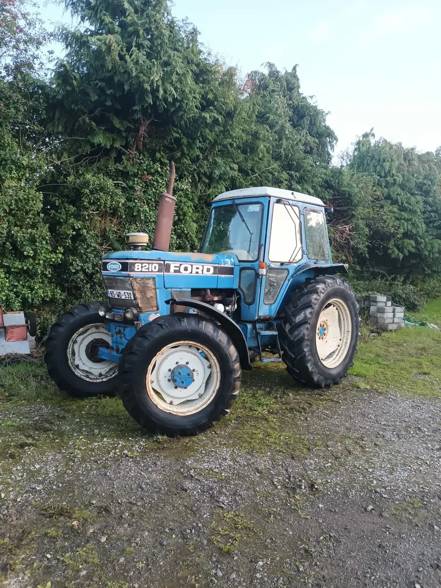 Ford 8210 - Image 1