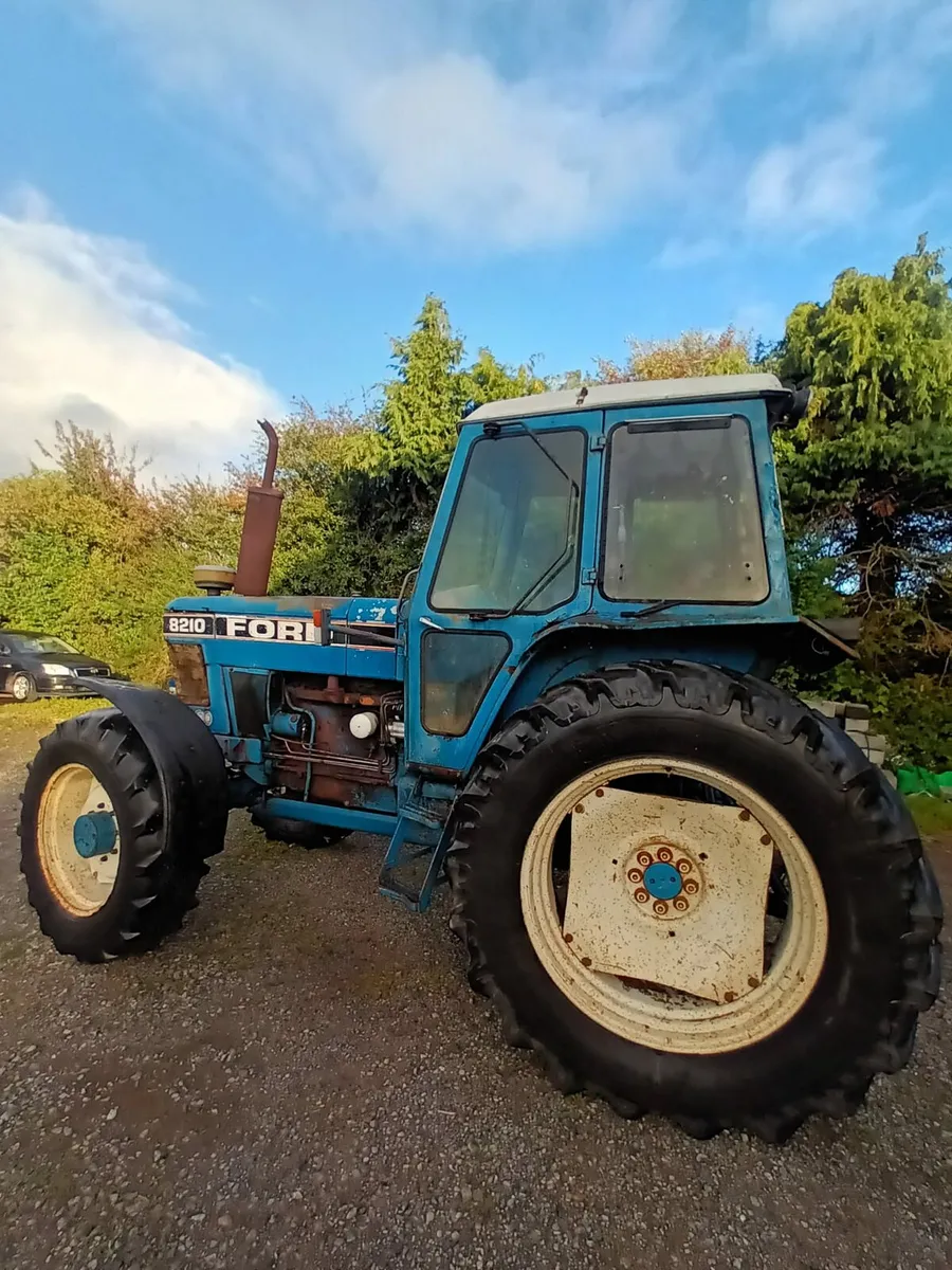 Ford 8210 - Image 2