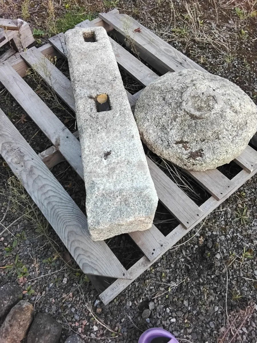 Staddle stone type  ornament for garden - Image 4