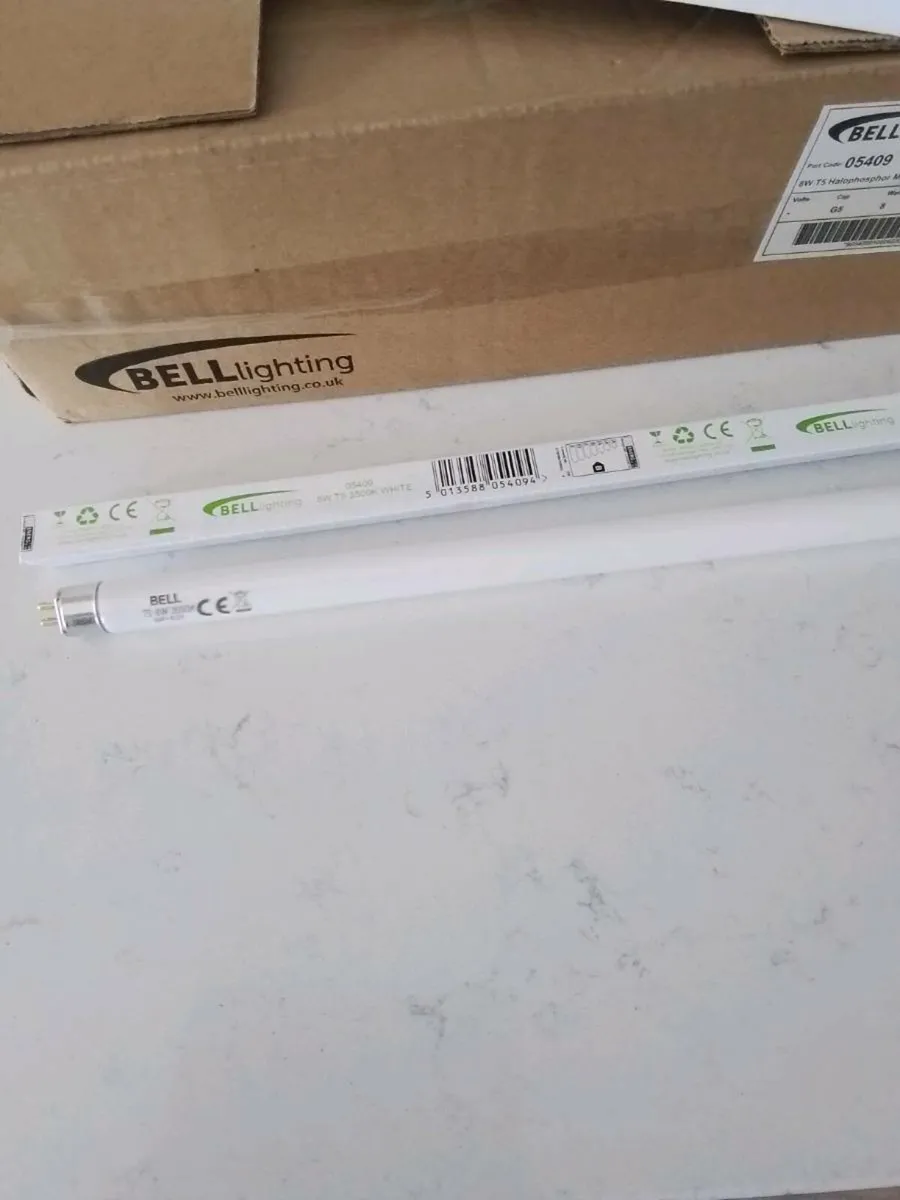 12 inch white tube bulbs - Image 1