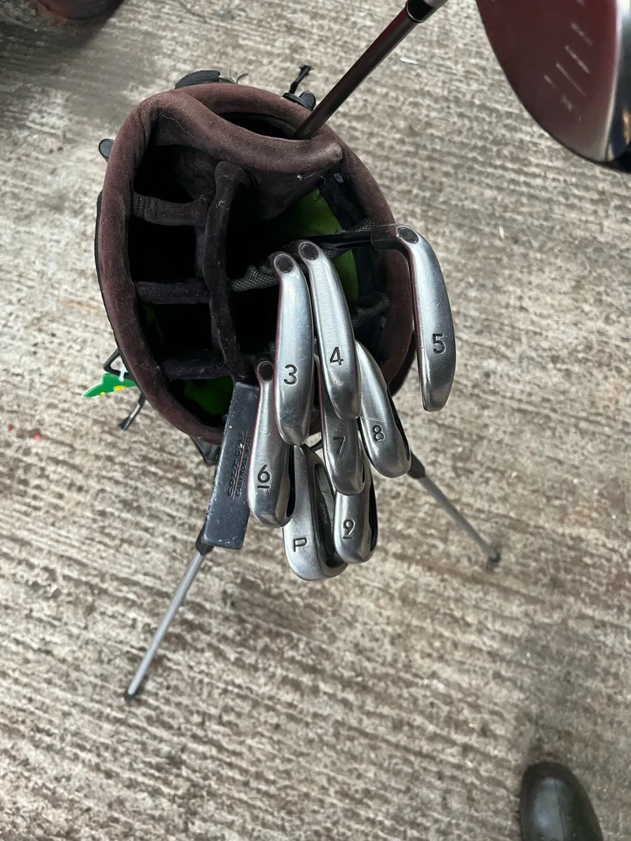 Golf bag and clubs - Image 3