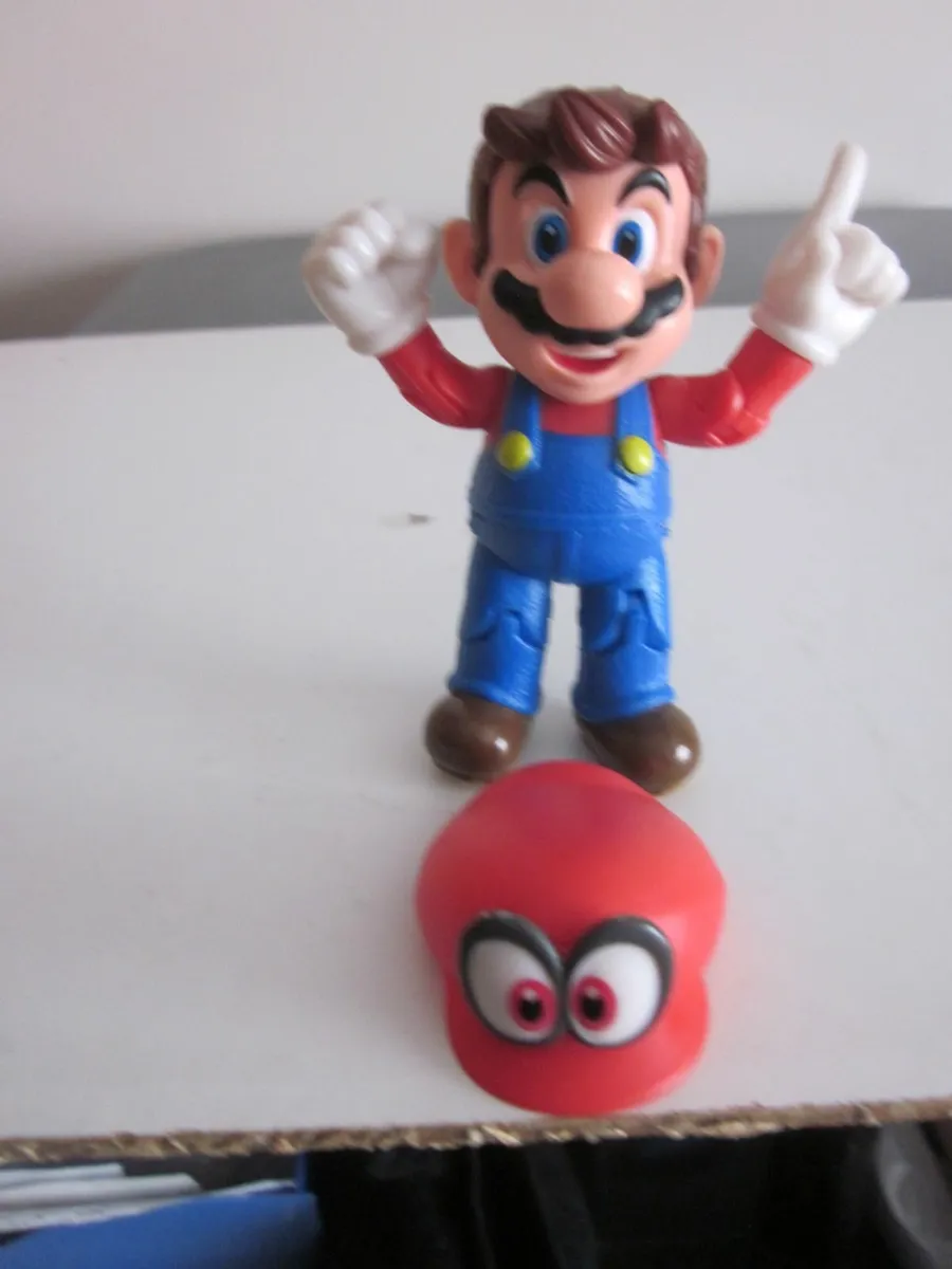 Super Mario with Cappy Jakks Poseable 4.5" Figure - Image 2