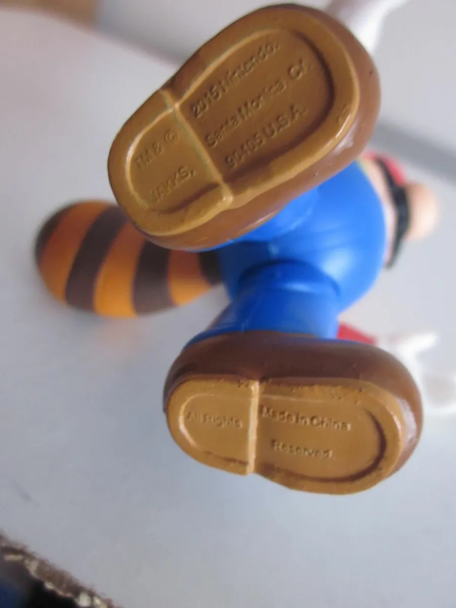 Super Mario Raccoon Jakks Poseable 4" Figure 2015 - Image 4
