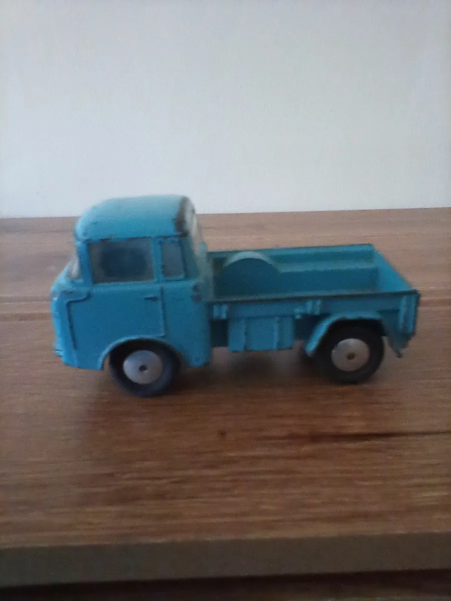 Corgi  toy jeep - Image 4