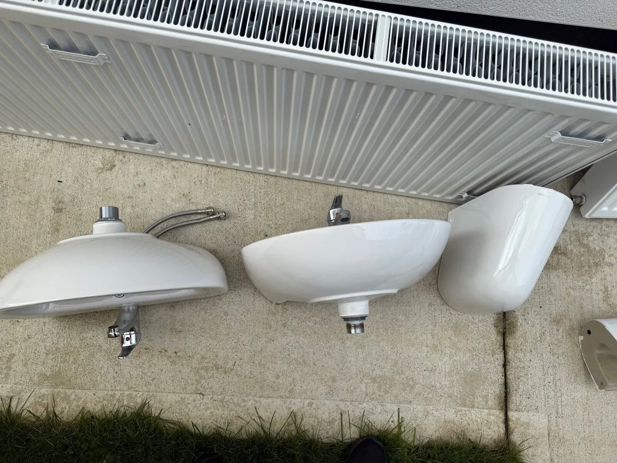 Radiator and Sinks with mixers - Image 2