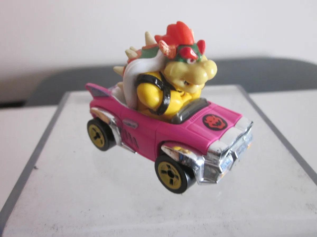 Hot Wheels GBG31 Mario Kart 1:64 Die-Cast Bowser - Image 1