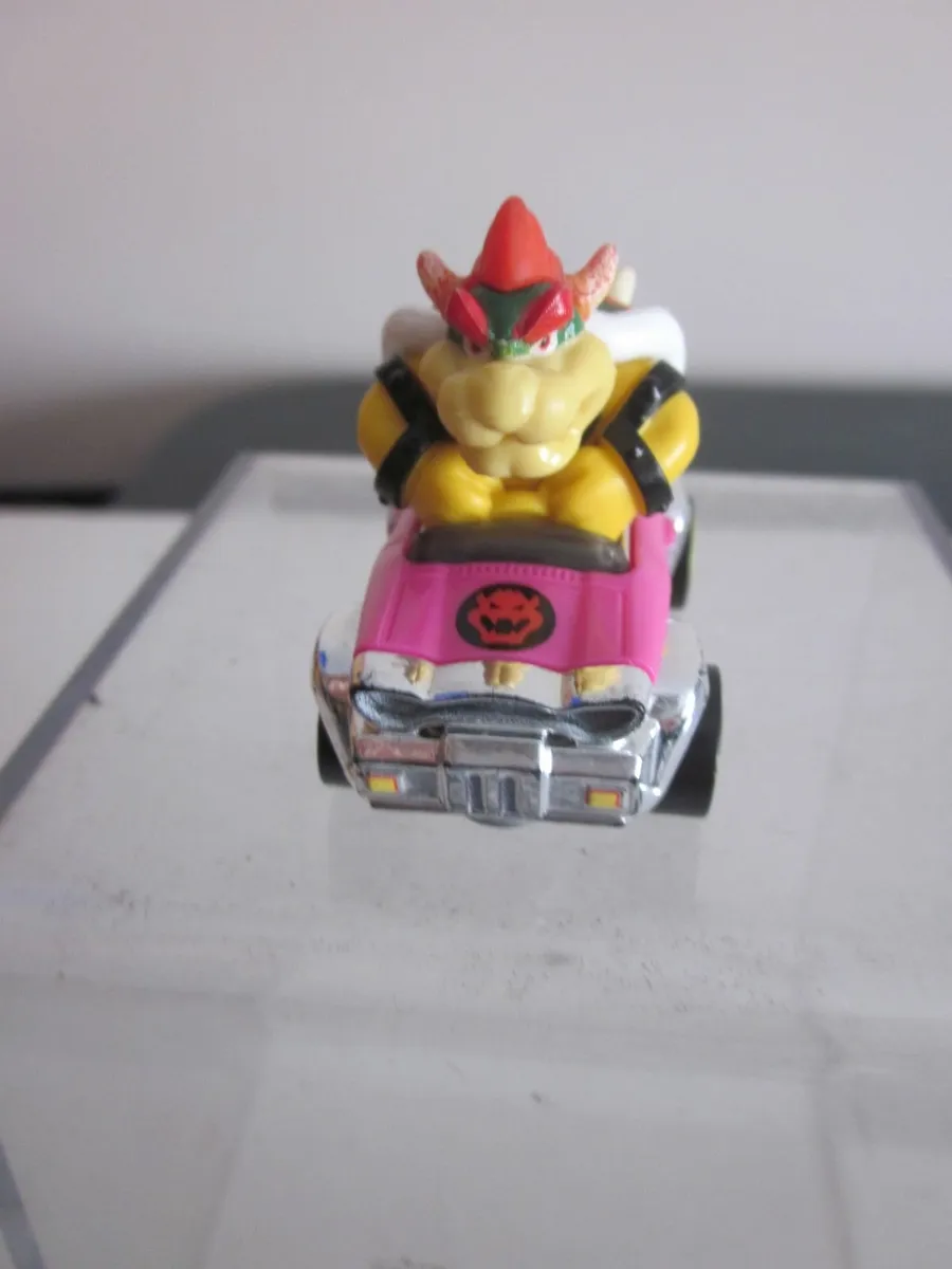 Hot Wheels GBG31 Mario Kart 1:64 Die-Cast Bowser - Image 4