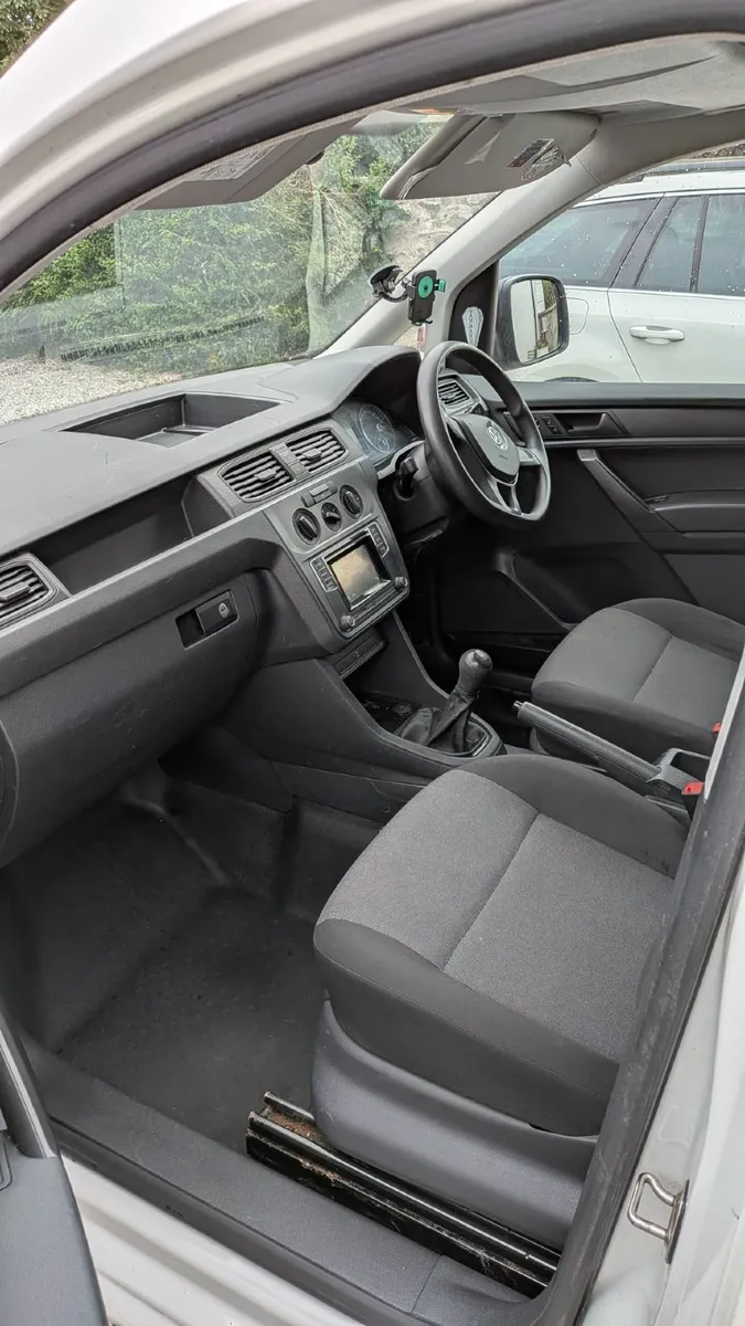 Volkswagen Caddy 2016 - Image 2