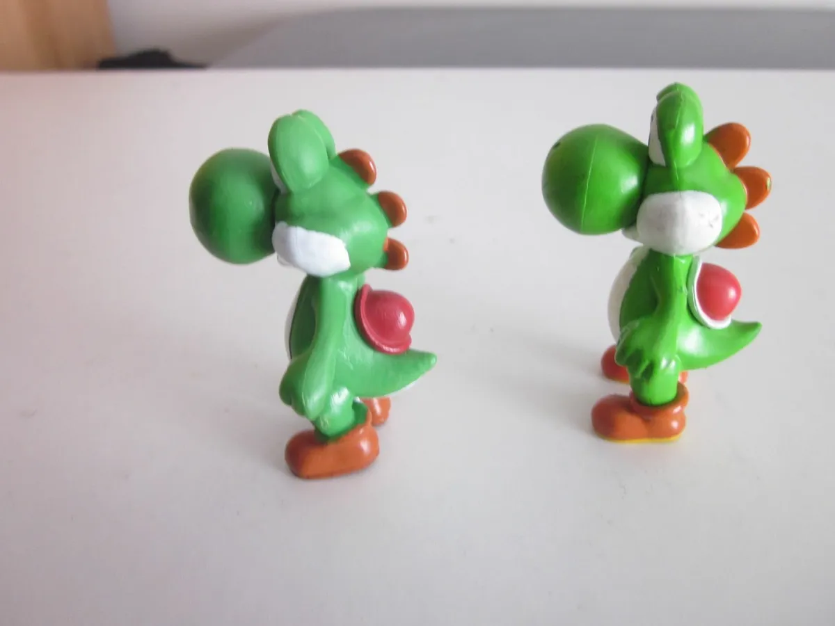 Super Mario Jakks 2.25" Green Yoshi  Figures X2 - Image 2