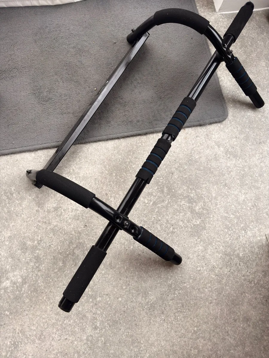 Pull up bar - Image 2