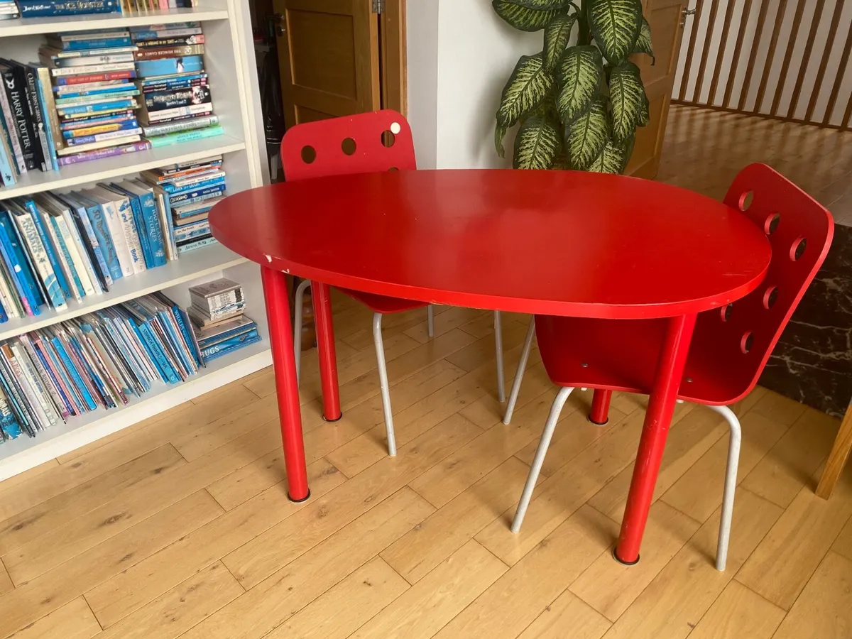 Table & two chairs - Image 3
