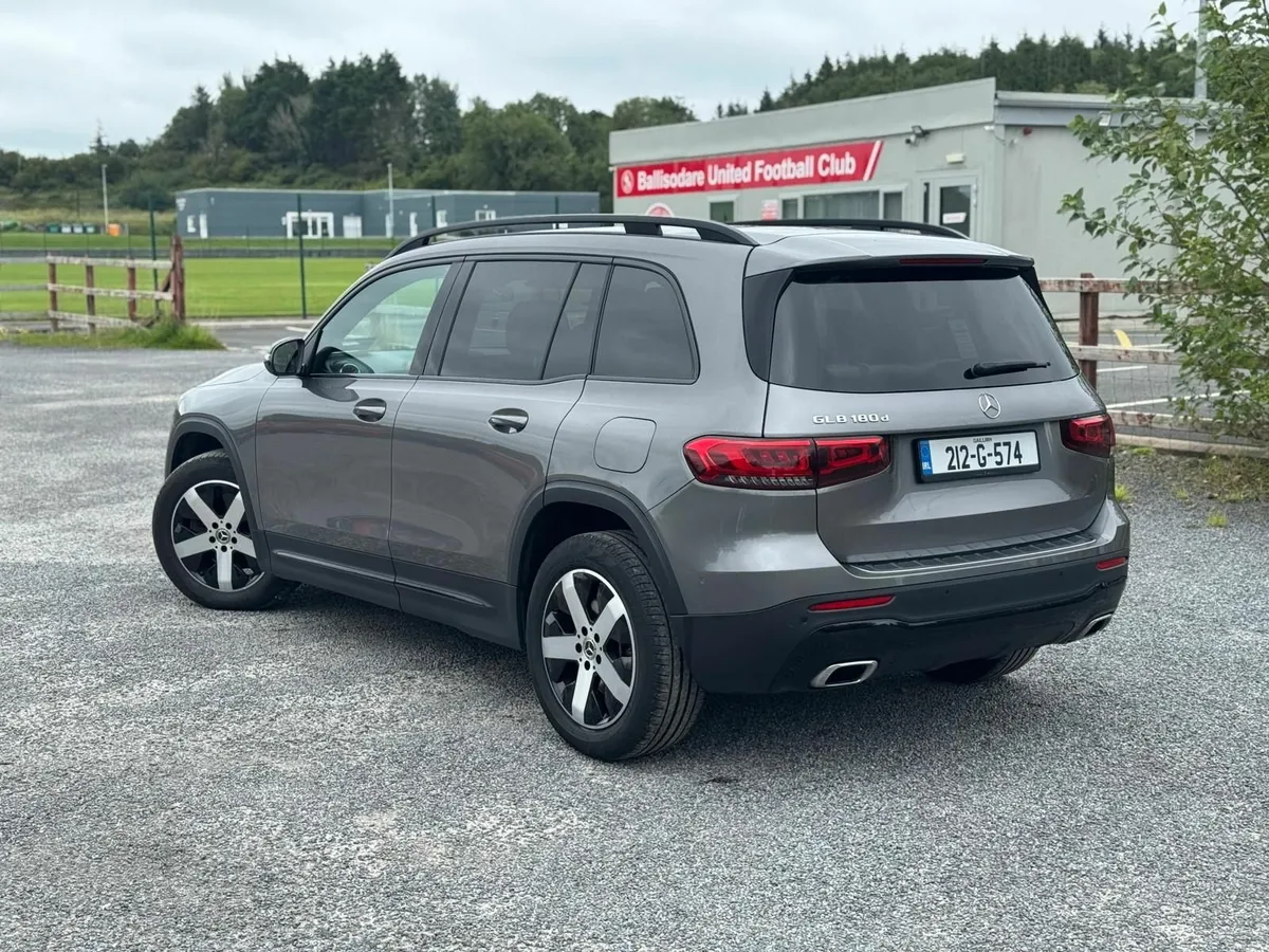 Mercedes-Benz GLB 2021 - Image 3