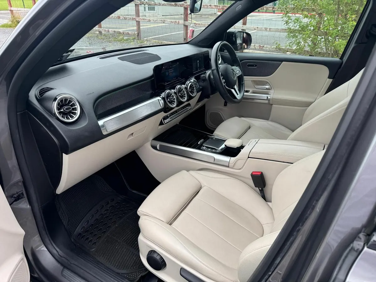 Mercedes-Benz GLB 2021 - Image 4