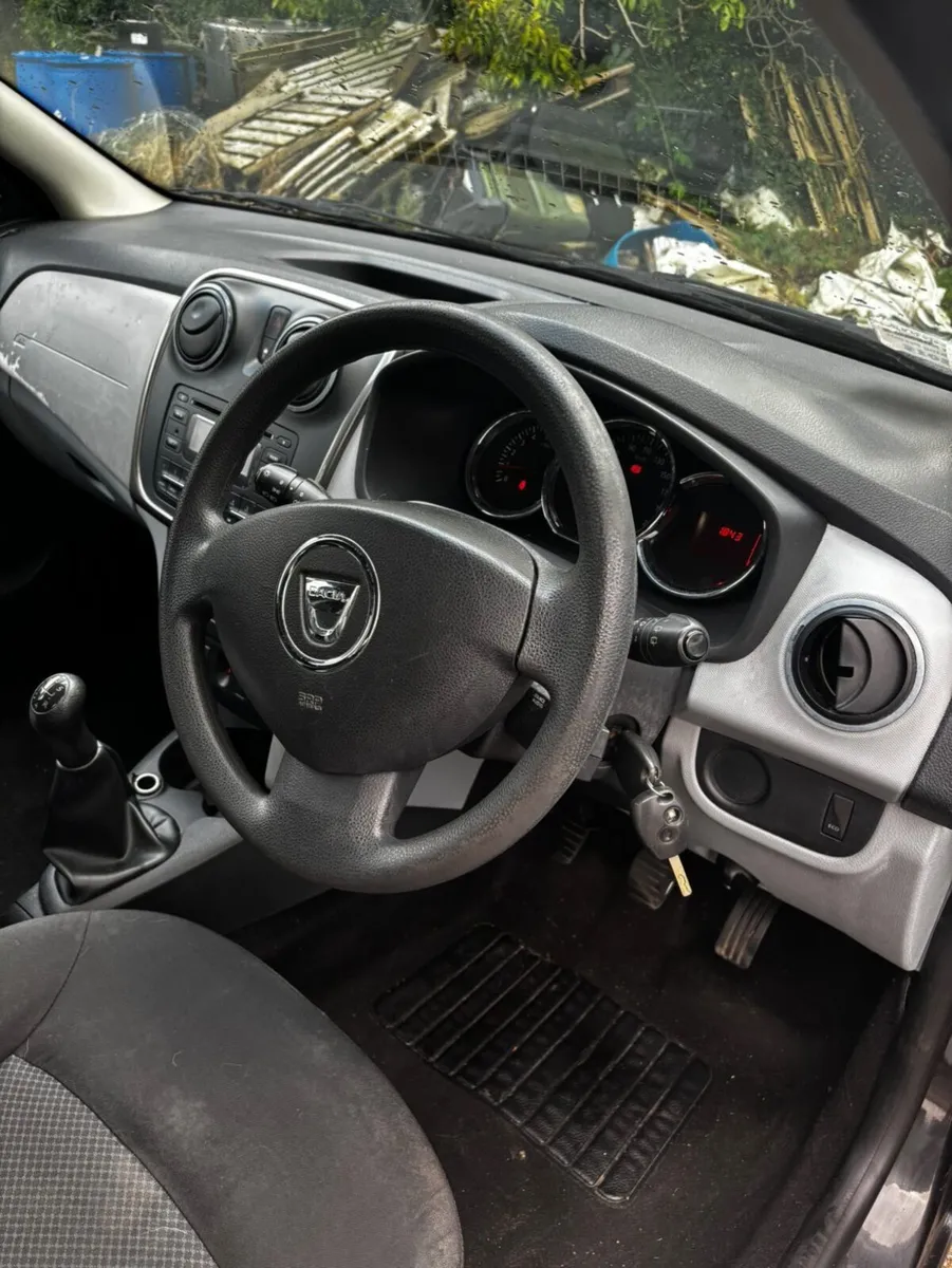 Dacia Logan 2014 - Image 1