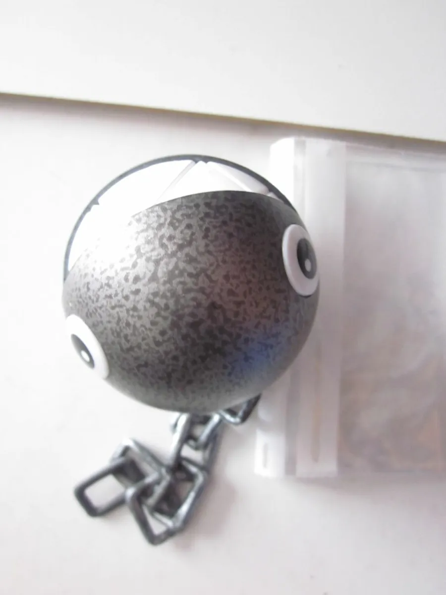 Super Mario Two Chain Chomp Figures - Image 4