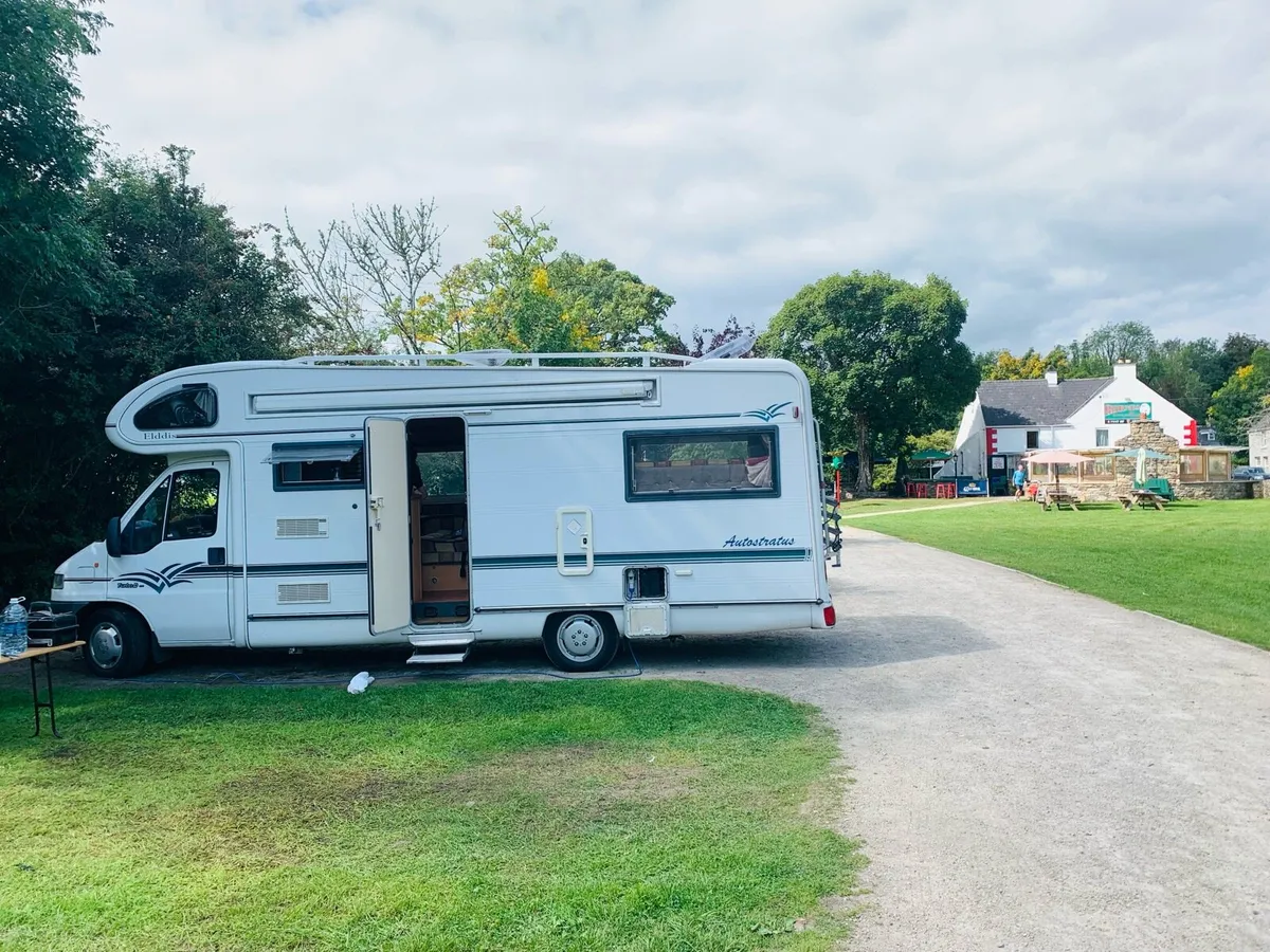 Campervan Motorhome 6 berth - Image 2