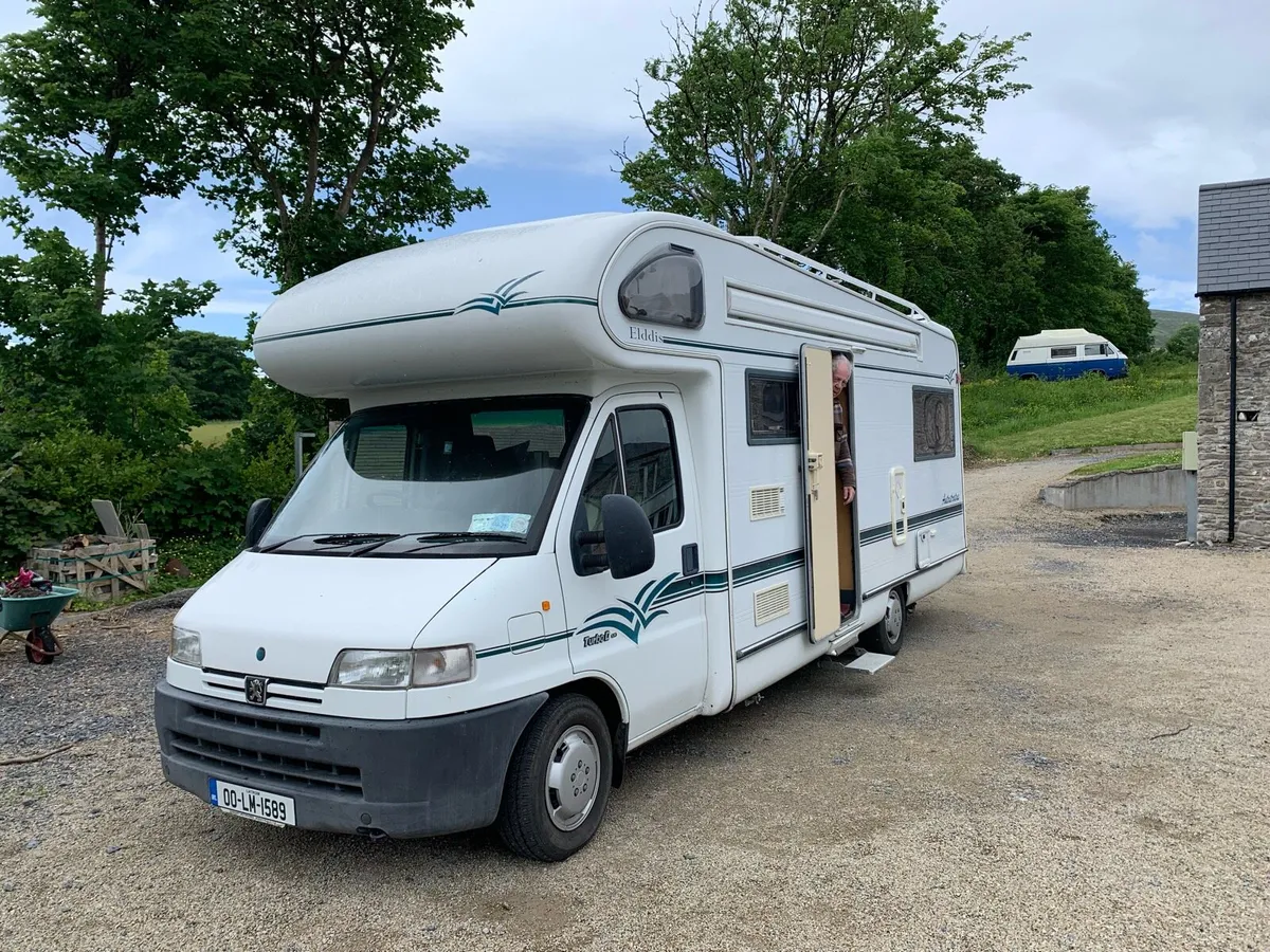 Campervan Motorhome 6 berth - Image 1