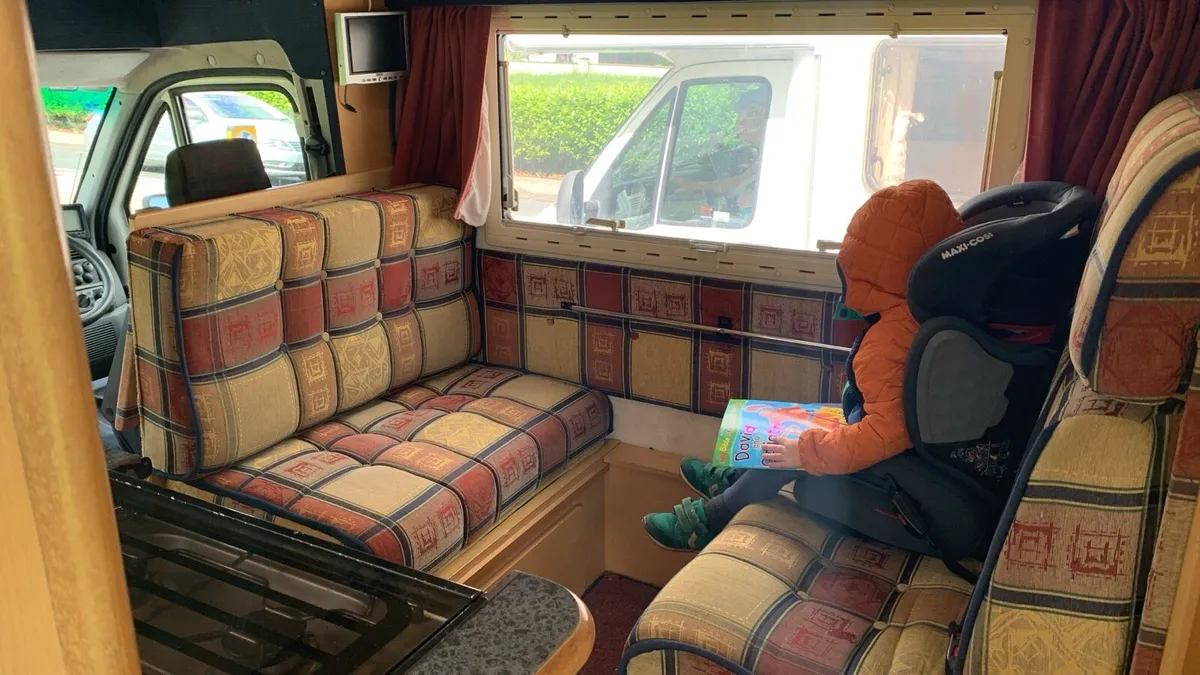 Campervan Motorhome 6 berth - Image 4