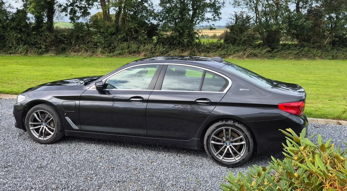 BMW 5-Series 2017 - Image 4